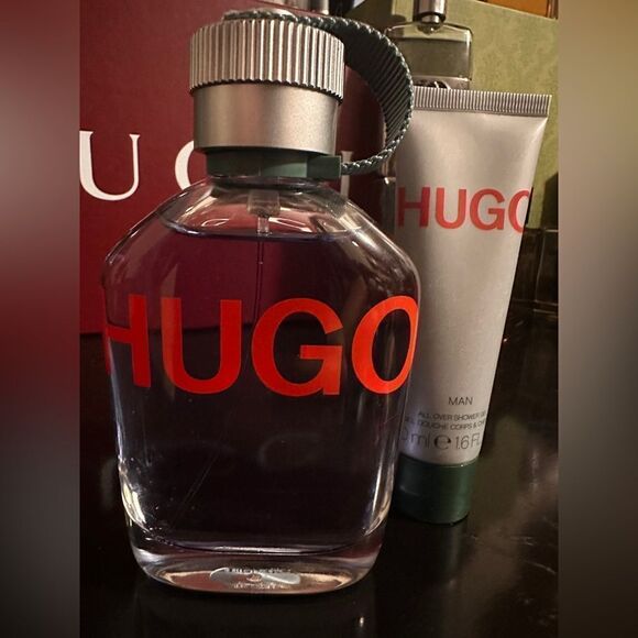 Hugo Boss HUGO Man Eau de Toilette & Shower Gel Set - Fresh and
Bold Ele… - Picture 6 of 17